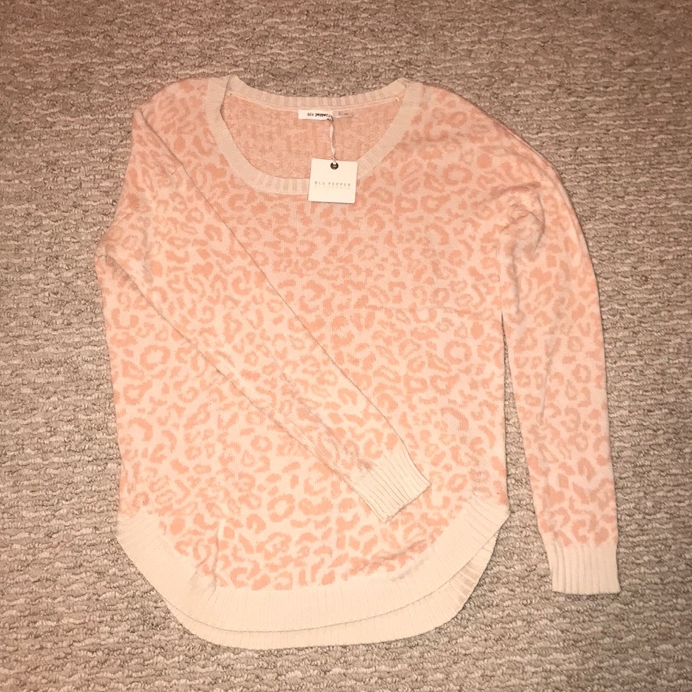 NWT Blu Pepper Top